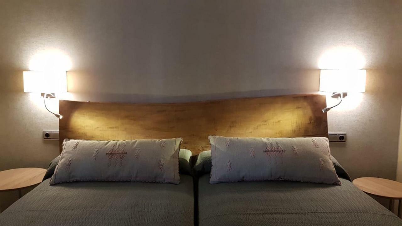 Hostal El Resbalon Cervera De Pisuerga Exterior foto